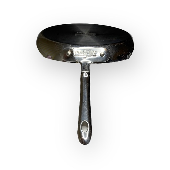 All-Clad ★ D5® Stainless Steel Nonstick Omelette 9” Fry Pan ★ Stainless Steel ★ - Picture 10 of 16